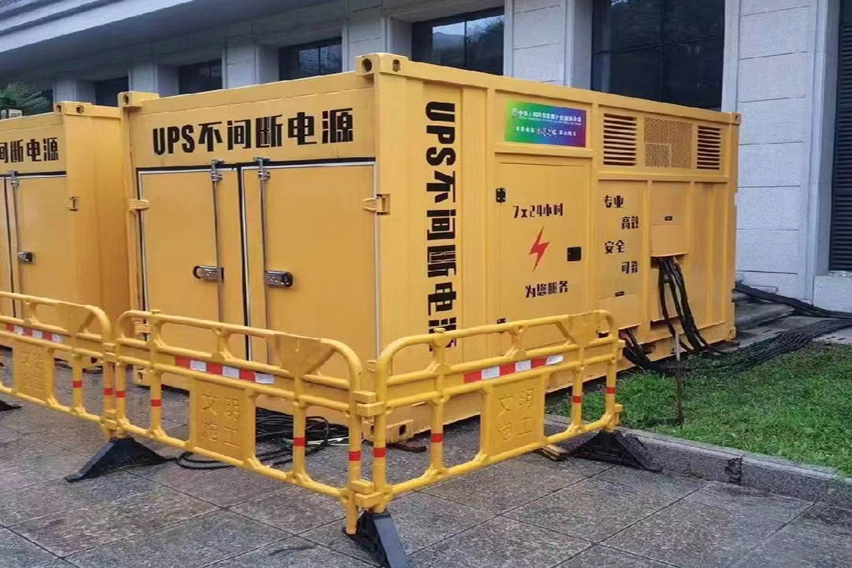 万冲镇发电机租赁施工现场
